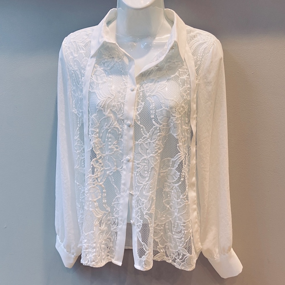 Zara Ivory Lace Front Blouse Long Sleeves Button Front Women’s Size Small NWT